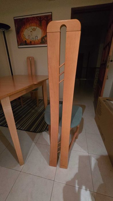 Mesa com 4 cadeiras extensivel