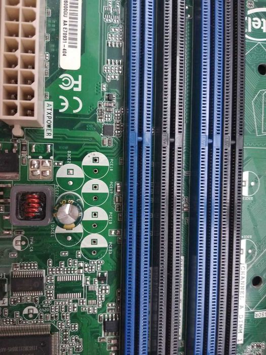 Материнская плата Intel DQ57TM (Socket 1156) для ремонта/запчастей