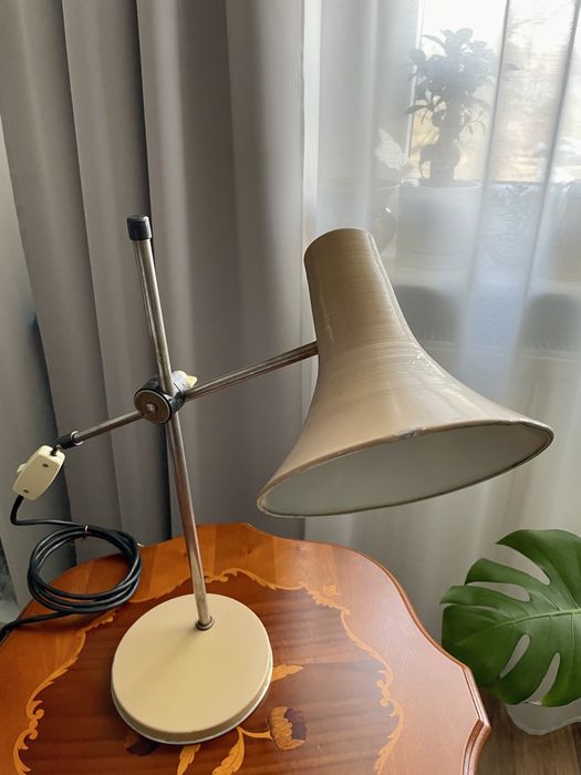 Lampka biurkowa PRL – metalowa, regulowana – styl vintage