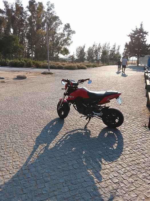 benelli tnt 125cc