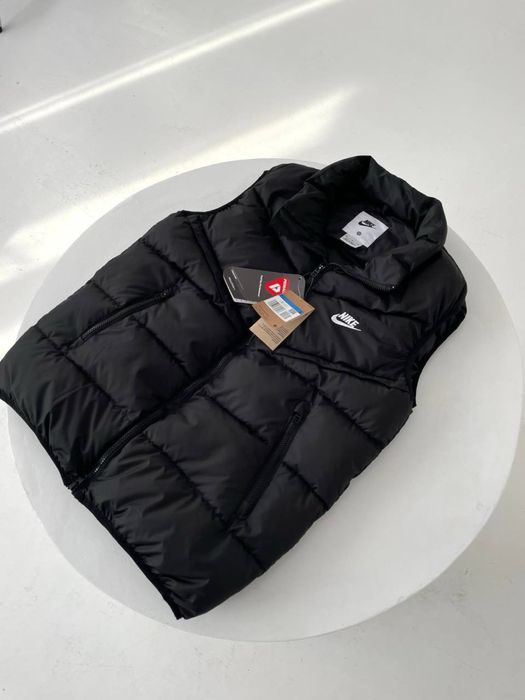 ВЕСНА желетка nike storm fit