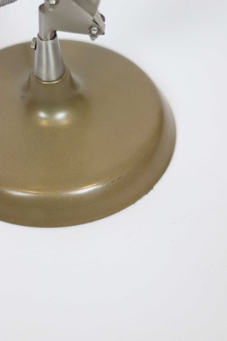 Regulowana lampa biurkowa