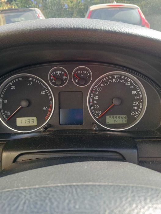 Volkswagen Passat 1.9 TDI (2003) – Excelente Estado / 289.000 km