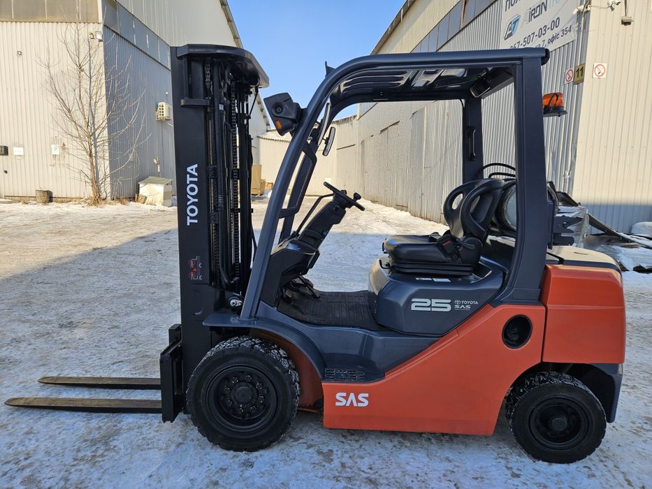 Навантажувач Toyota газ/бензин. Вилочный погрузчик Тойота 2,5 тонни