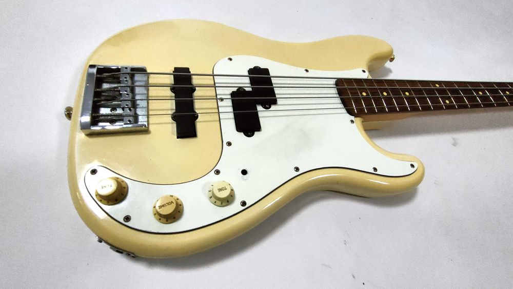 Gitara basowa Fenix by Young Chang Precision  Bass