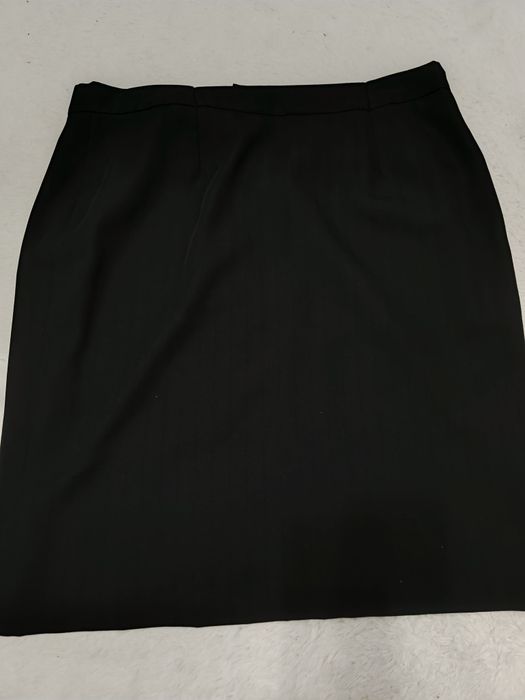 Czarna klasyczna spódnica L/XL