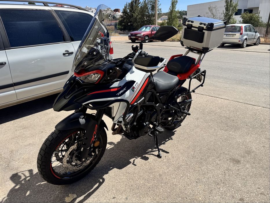 Benelli TRK 702X. Bancos em gel