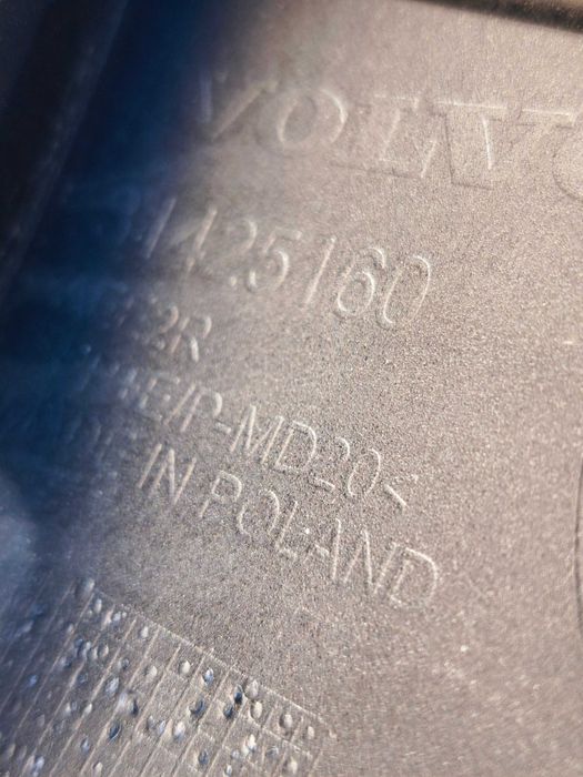 Zderzak przód przedni Volvo XC60 17-  oryginał NOWY XC60 II