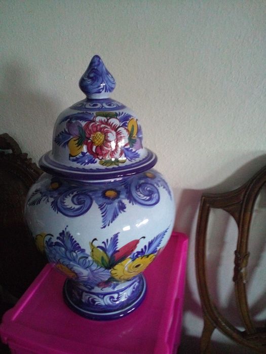 Jarrão antigo e florido