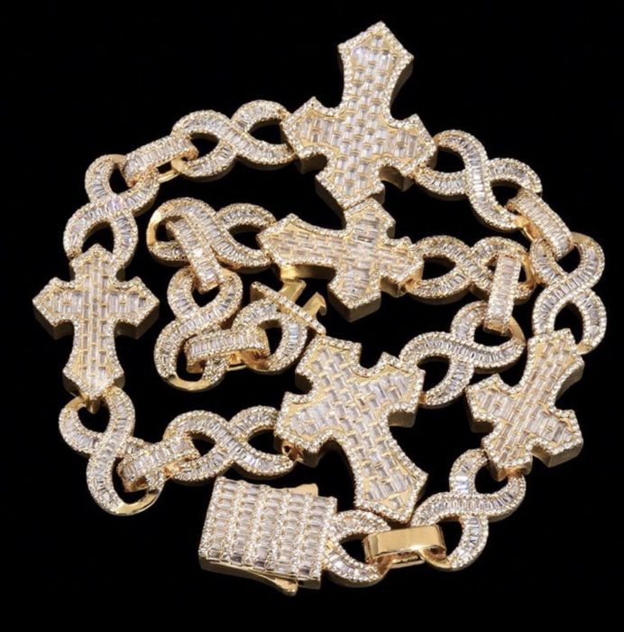 Corrente Cross Cuban 18mm em Moissanite | Estilo Chrome Hearts