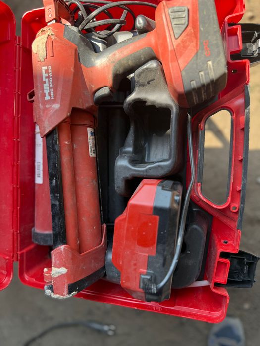 HILTI akumulatorowy pistolet do kleju HDE 500-A22 zestaw