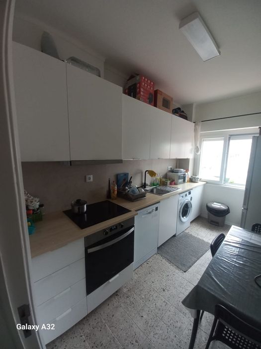 Quarto alugar almada