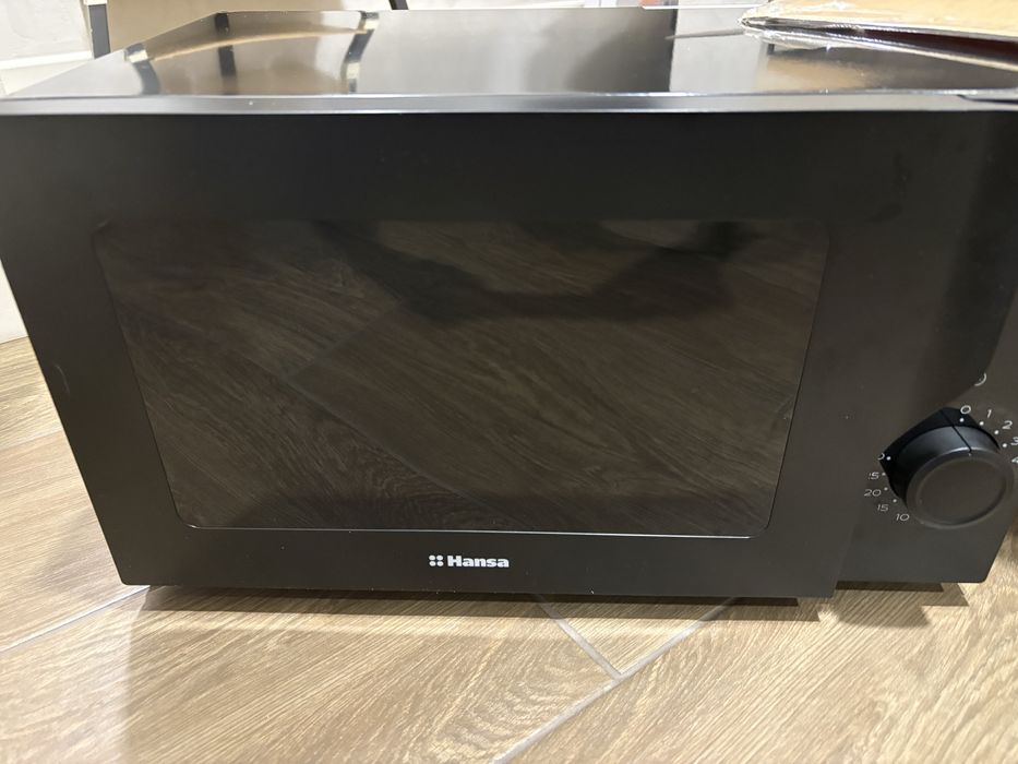 Мікрохвильова піч.