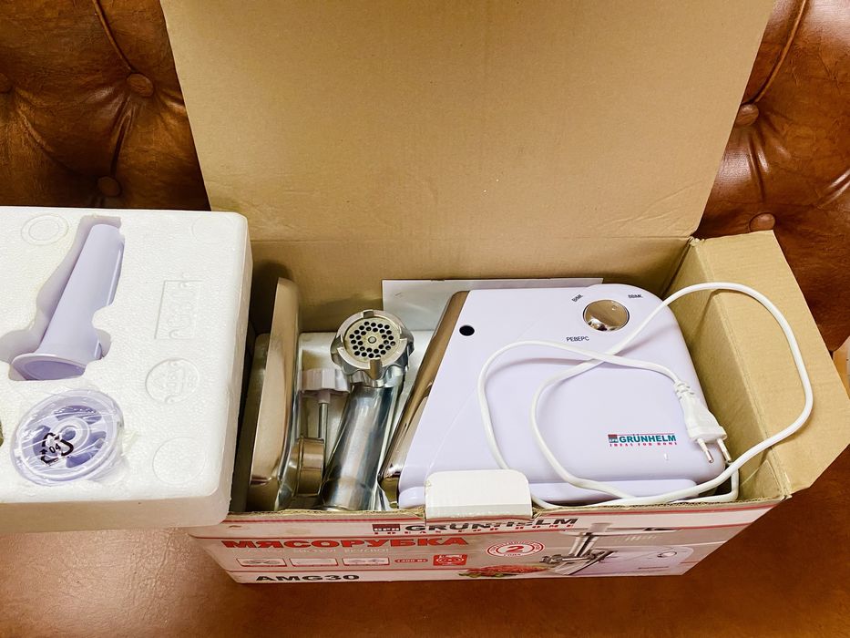 М'ясорубка GRUNHELM AMG30