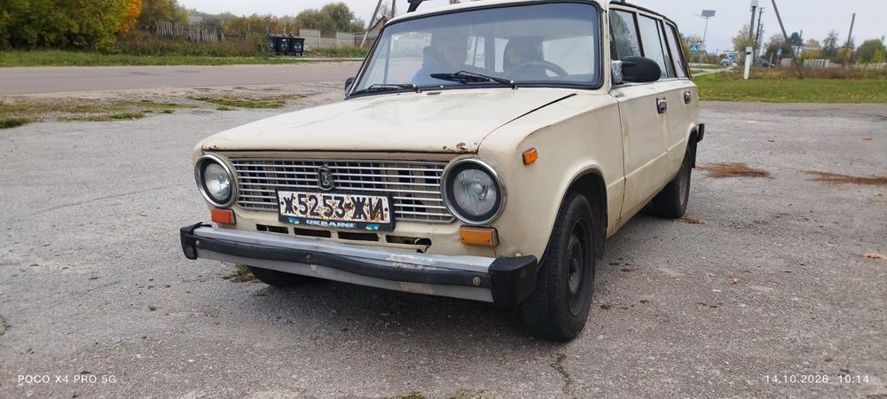 машина жигуль ВАЗ 2102
