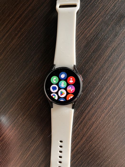 смарт-годинник Samsung Galaxy Watch4 40мм