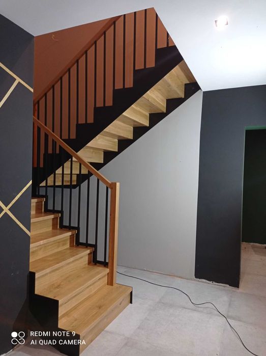 Schody drewniane z litego drewna