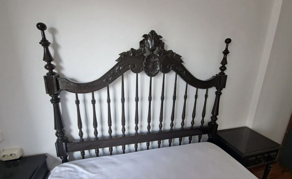 Cama de casal antiga restaurada 190x140