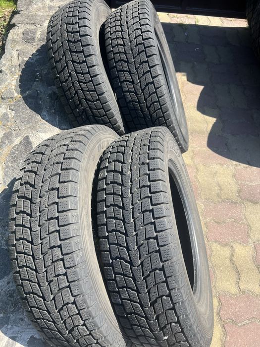 Автошини Dunlop Grandtrek SJ6.