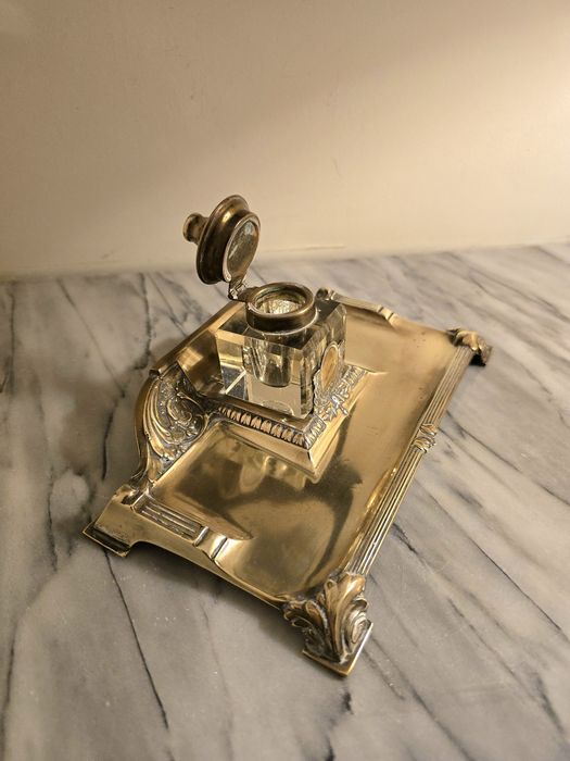 Tinteiro antigo Belle Époque em latão tinteiro em cristal 1895 a 1910