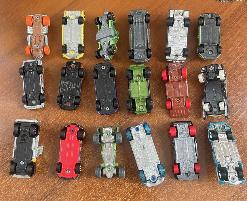 Машинки Hot Wheels