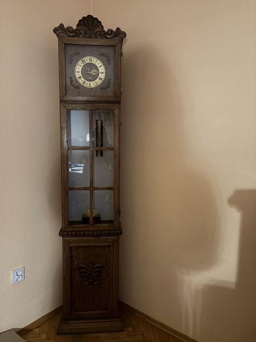 Zegar stary drewniany stojący.