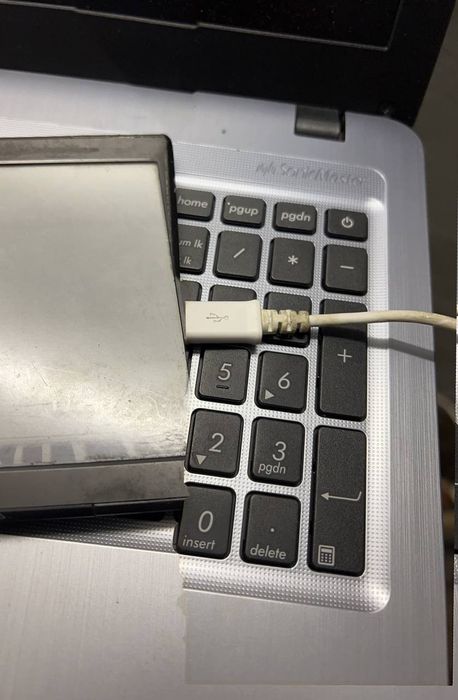 Электронную книгу Amazon Kindle D01100.