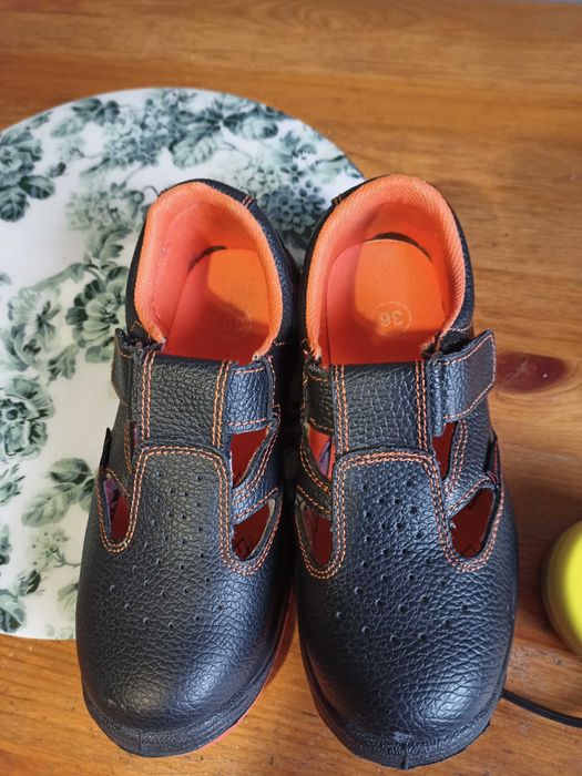 Buty robocze. Urgent. R-36. Jak nowy.