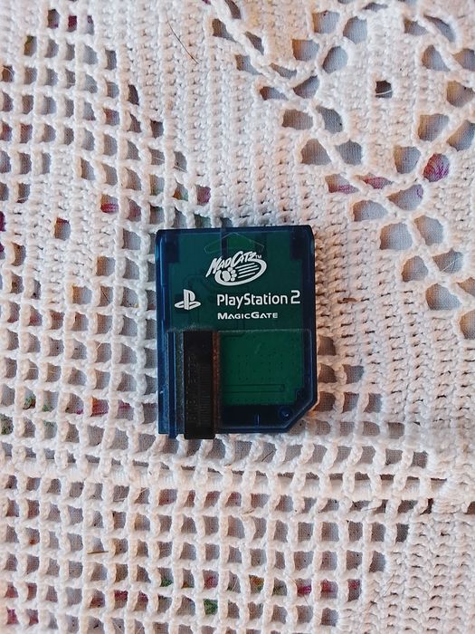 PlayStation2 + comandos + cabos e cartão memória