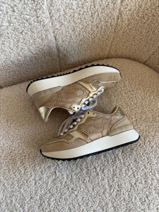 Кросівки жіночі Guess 37 - 23,5p