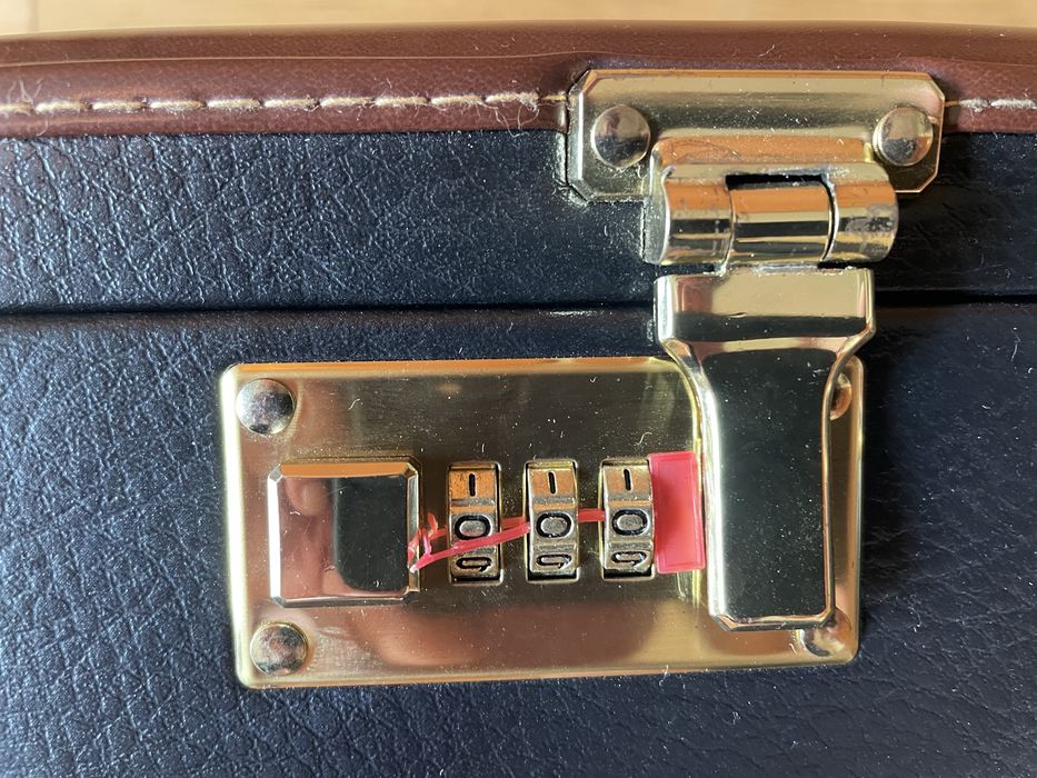 Mala Executive Vintage NOVA em pele genuína, com códigos