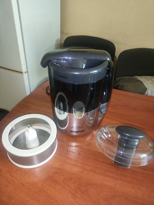 Соковижималка Le duo magimix