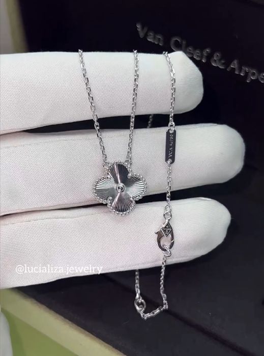 Золотое Колье в стиле  Vintage Alhambra