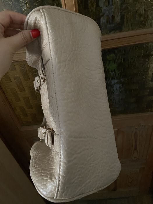 Torebka kuferek beżowa Cropp Chillin Accesories