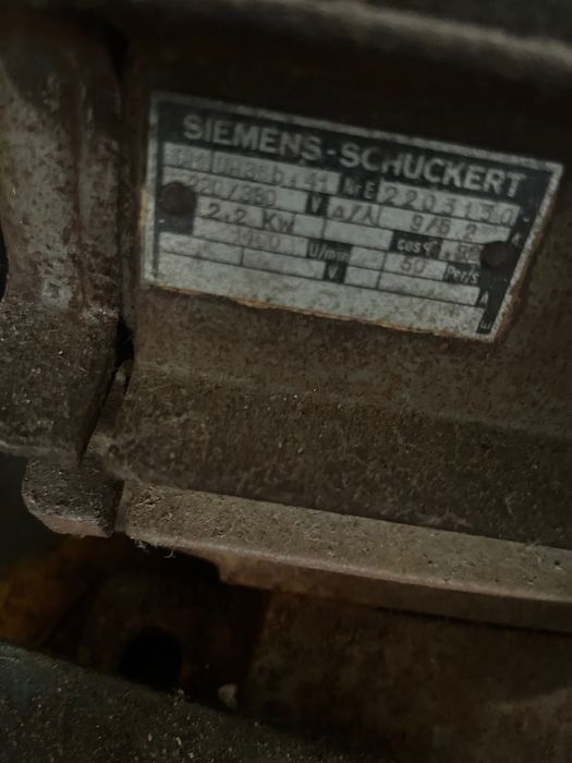 Motor elétrico trisfasico Siemens 2/3cv