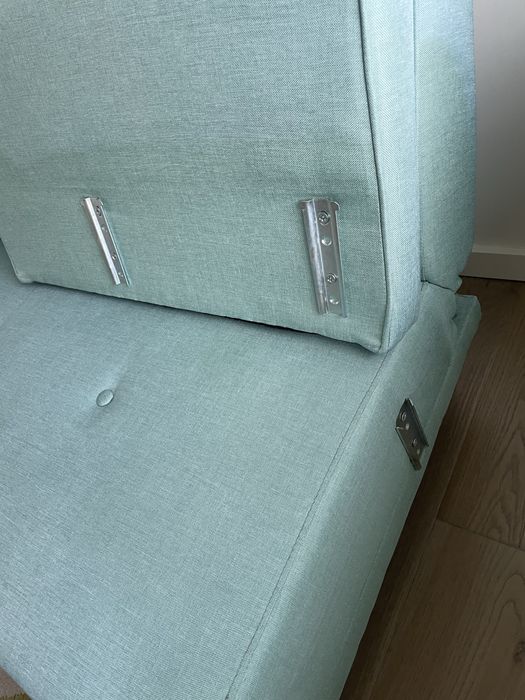 Sofá cama verde menta em muito bom estado