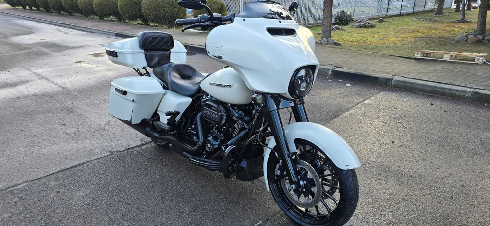 Harley Davidson FLHXS Street Glide Special z 2018 roku