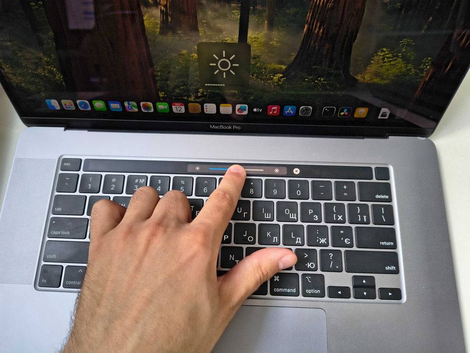 Акція Apple MacBook pro A2141 (Core i7-9750H/32Gb-DDR4-500Gb-SSD)