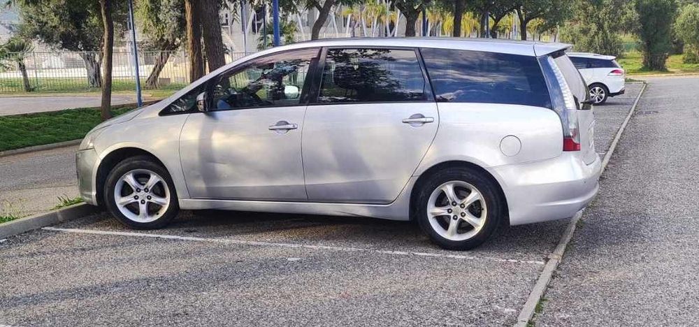 Mitsubishi grandis foto 4