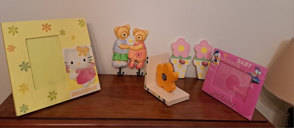 Conjunto quaro Menina- 1 moldura H.Kitty-1 moldura  Minnie- 2 conjunto