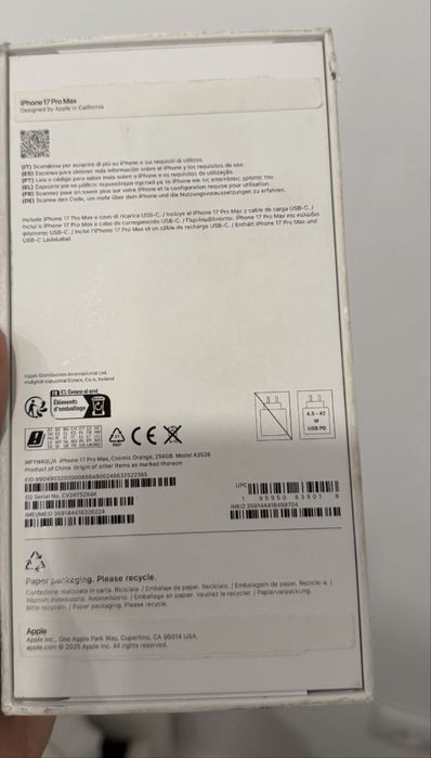 iPhone 17 Pro Max Silver — Praticamente Novo Comprado na Apple há apenas 1 mês e meio. Está praticamente novo, sem mamuito bem estimado. Vai com caixa