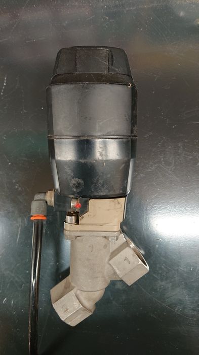 Joucomatic zawór pneumatyczny 1" kątowy - skośny