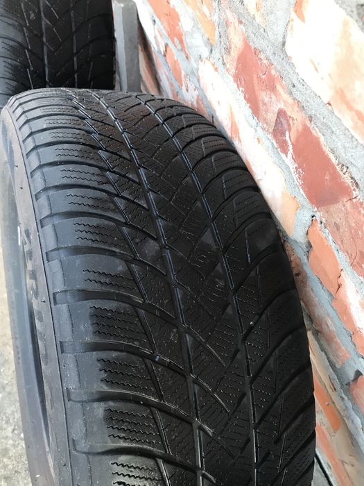 Шини Bridgestone 225 60 17