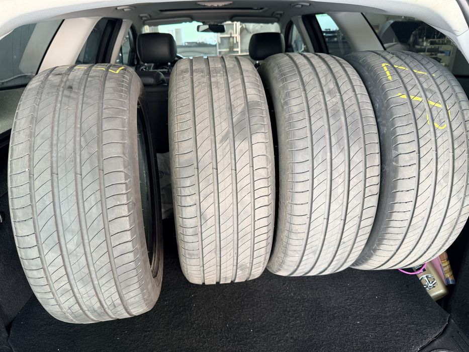 Michelin PRIMACY 4+ 215/50R17