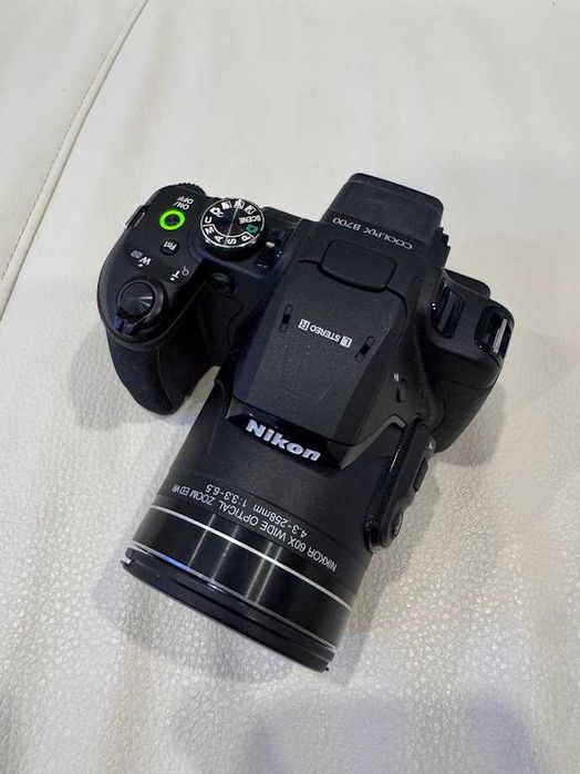 Nikon Coolpix B700