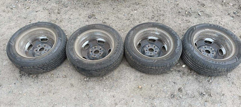 Продам комплект дисків 5x114.3 з літніми шинами 205/55 R16