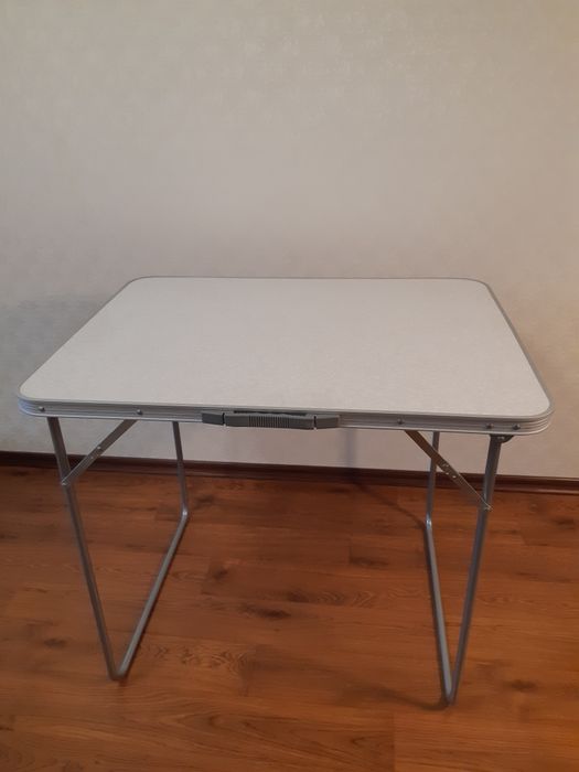 Продам столик раскладной. Удобный для быта, природы или торговли.