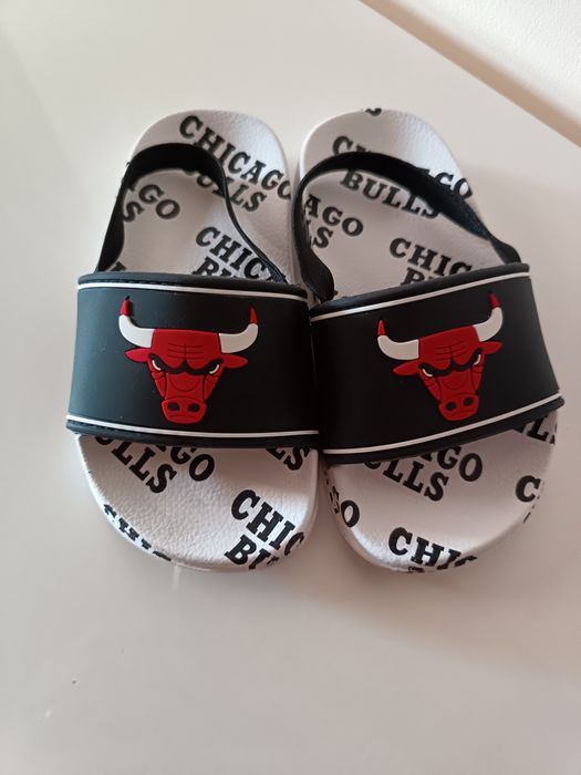Chinelos Chicago Bulls tamanho 24