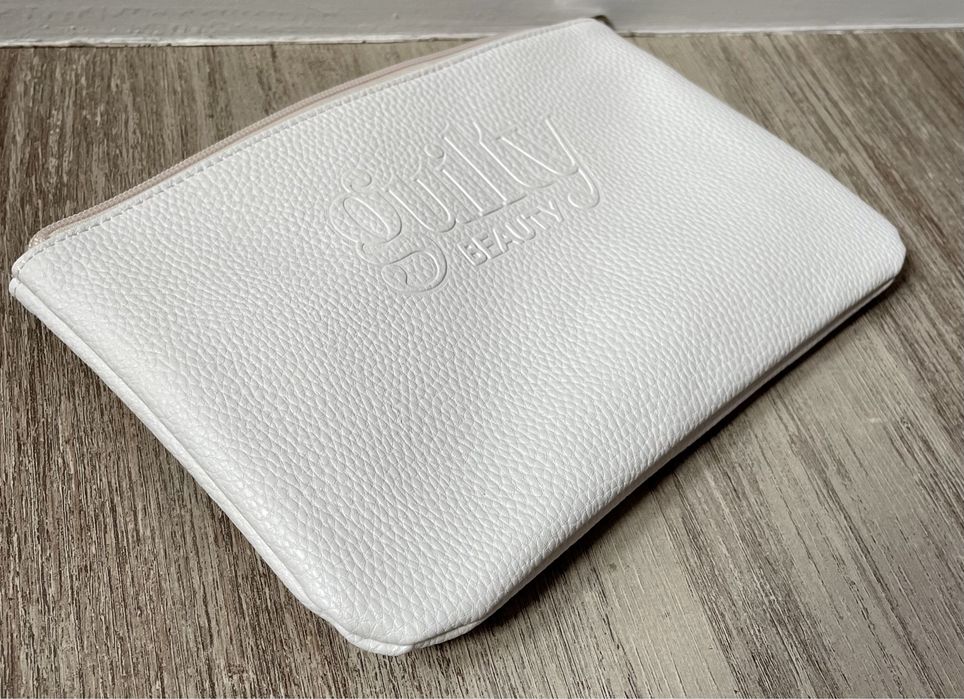 Bolsa ou Necessaire branca (Guilty Beauty)