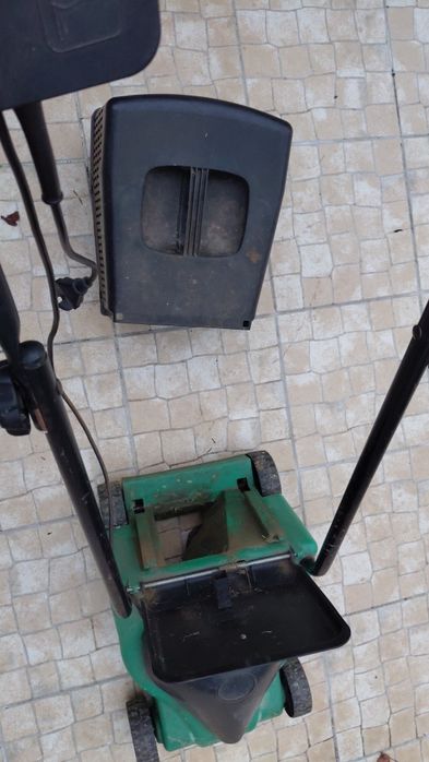 Máquina de cortar relva